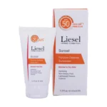 کرم ضد آفتاب بی‌رنگ پوست خشک لایسل SPF50 به همراه جعبه و تیوب - نمای جلو